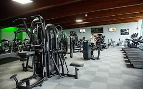 Jester Court - 2 Bed Apartment In The Centre Of Windermere Village - Free Off-Site Health Club Access With Pool, Sauna, Steam Room & Gym